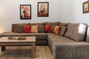 Monastiraki-Psiri, Old Town with spacious court yard