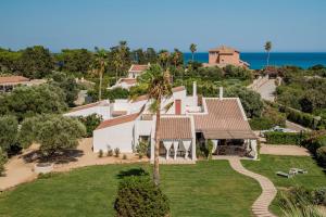 Villa Angelica with private access to Nora beach