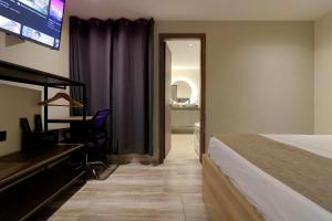 Casa Moderna Laureles con Jacuzzi y 7 Baños