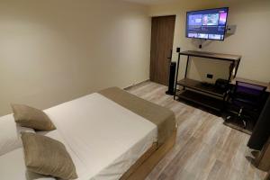 Casa Moderna Laureles con Jacuzzi y 7 Baños