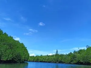 Pondok Wisata terapung desa Palaes - Bitung