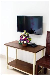 Canggu Ocean HouseViolet. By walk to the beach!