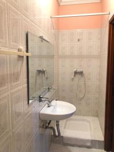 Riad Ramona lQariya seyaheya