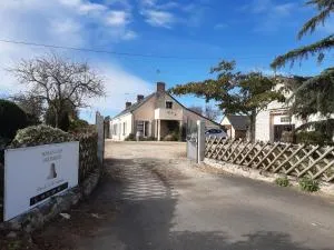 Maison à la campagne - piscine - Denée