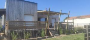 Maisons de vacances Maison en bois a quelques minutes de la mer : Maison 2 Chambres