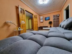 Apartment напротив Дворца Спорта на Назарбаева 1 - Zaulʼbinskoye