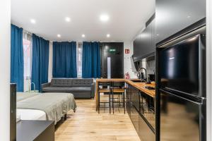 VR LATINA APARTMENTS
