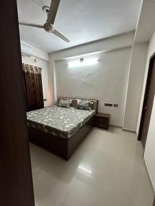 Brand new Entire 2BHK Apartment with WFH space.