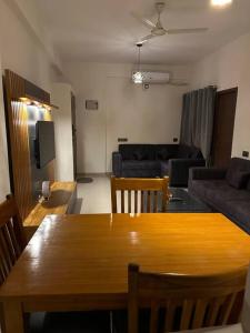 Brand new Entire 2BHK Apartment with WFH space.