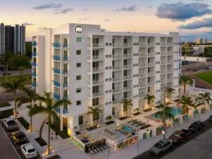 Mint House St. Petersburg - Downtown - رسكن