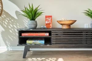 NEW Organic Modern Luxury 1BD1BA- close to everything!