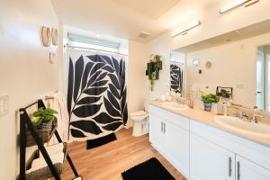 NEW Organic Modern Luxury 1BD1BA- close to everything!