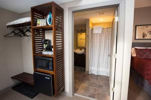 Deluxe King Room room in Dodici Night Suites