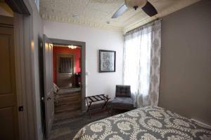 Deluxe Queen Room room in Dodici Night Suites