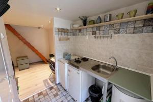 Cute studio in city center. Capsule apartment!