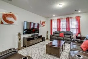 Lovely Richmond Home with Outdoor Kitchen and Grill! - 锡利