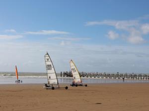 Appartement rénové 1 chambre, superbe vue mer, proche plage - FR-1-323-319