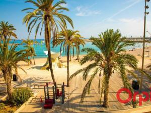 Appartement climatisé avec terrasse, centre-ville de Menton, à deux pas des plages - FR-1-647-24