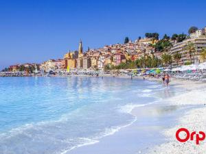Appartement climatisé avec terrasse, centre-ville de Menton, à deux pas des plages - FR-1-647-24