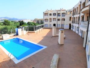 Dúplex con Piscina en el Centro del Puerto de Llançà, Cerca de Playas y Comercios - ES-170-34