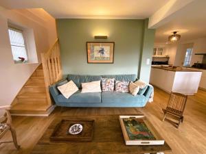 Maisons de vacances Maison 9 pers a Sainte-Marine, proche plage, port et restaurant, grand jardin avec verger - FR-1-481-150 : photos des chambres