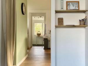 Maisons de vacances Maison 9 pers a Sainte-Marine, proche plage, port et restaurant, grand jardin avec verger - FR-1-481-150 : photos des chambres