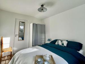 Maisons de vacances Maison 9 pers a Sainte-Marine, proche plage, port et restaurant, grand jardin avec verger - FR-1-481-150 : photos des chambres