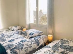 Maisons de vacances Maison 9 pers a Sainte-Marine, proche plage, port et restaurant, grand jardin avec verger - FR-1-481-150 : photos des chambres