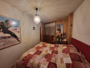 Appartement Chaleureux avec Balcon, Parking et Casier à Skis à Montgenèvre - FR-1-266-220