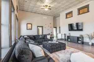 Florence Vacation Rental with Rooftop Deck! - Westcliffe