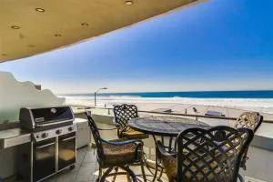 Ocean view, two-level condo with stunning view, decks, fast WiFi & fireplace - Mission Beach
