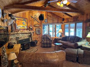 Papa Bears Cabin On The Red River In Red River, Nm