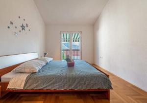 Apartments with parking space Grebastica, Sibenik - 11572