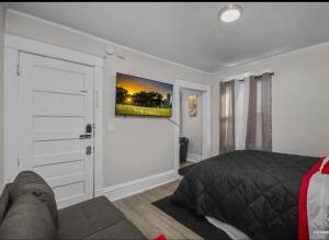 St. Paul Fry Street Den West Suite #2