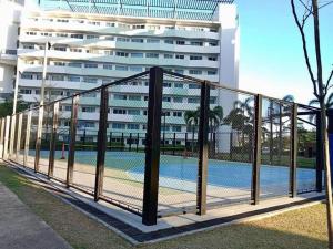 Feby Condo Staycation