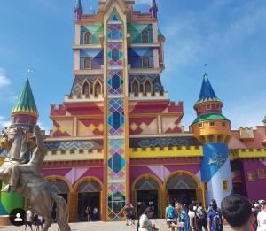 Cabana com Ar condicionado e area de cozinha e banheiro compartilhado a 10 minutos do Parque Beto Carrero