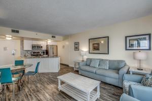 Spacious 1BR Oceanview Condo, Full Kitchen, 4ppl