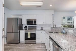 River Oaks 2 BR, sleeps 5 ppl