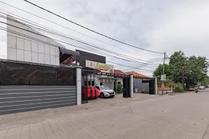 Urbanview Hotel Sunday Cirebon by RedDoorz