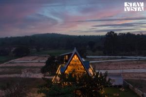 StayVista at The Goldilocks with Pvt Pool & Gym