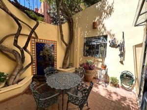 Casa Mona Lisa, a short, level walk to the cathedral