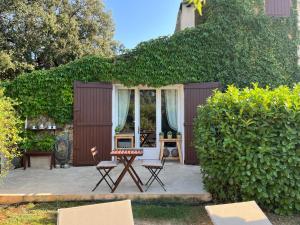 Appartements Charmante dependance avec jardin dans Domaine prive a 10 mn d’Aix en PCe : Appartement 1 Chambre