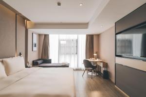 Atour Hotel Huzhou Dongwu