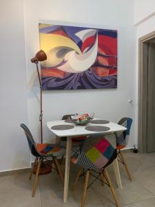 Modern Charm: Stylish Apartment in Central Athens