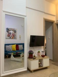 Modern Charm: Stylish Apartment in Central Athens