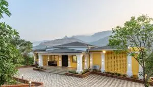 SaffronStays Zoka- A 3-BDR European-style villa - Pāli