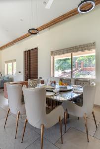 SaffronStays Zokaa - 3BR European-style villa with pool, den & open-sky shower near Imagicaa & Pali