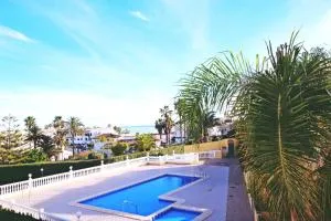 Perfect Family Getaway Fully Equipped 3-Bedroom Home with Pool in Cala Capitán Torrevieja - 卡布罗伊格