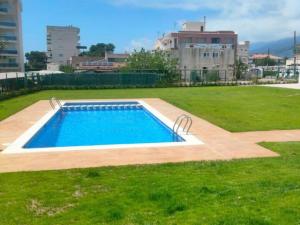 Planta Baja con Piscina y Parking en Miami Playa, Cerca del Mar - ES-9-155