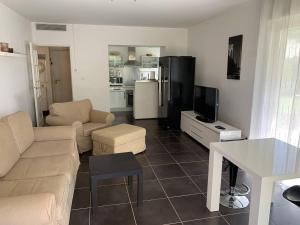 Grand T2 aux Issambres, jardin privatif, piscine, wifi, clim, parking - FR-1-768-57